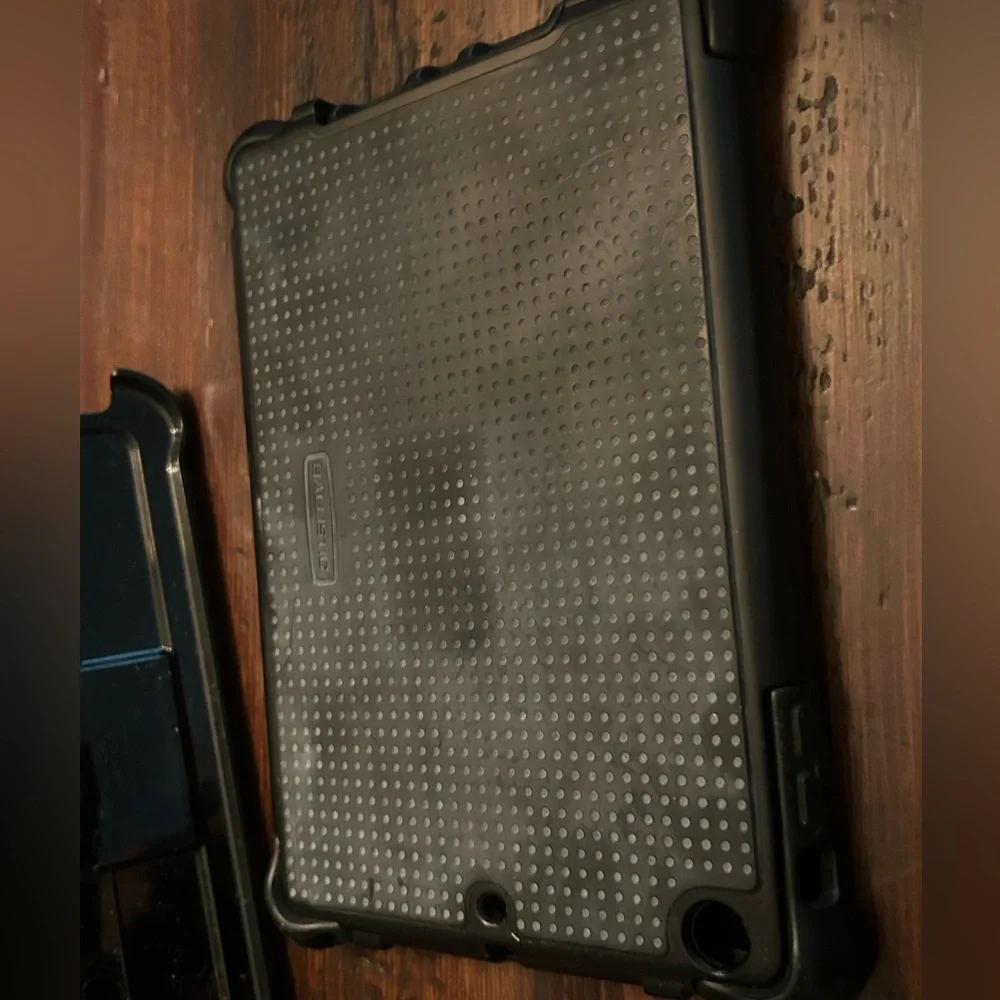 Ballistic black 3 part tablet protective case with stand